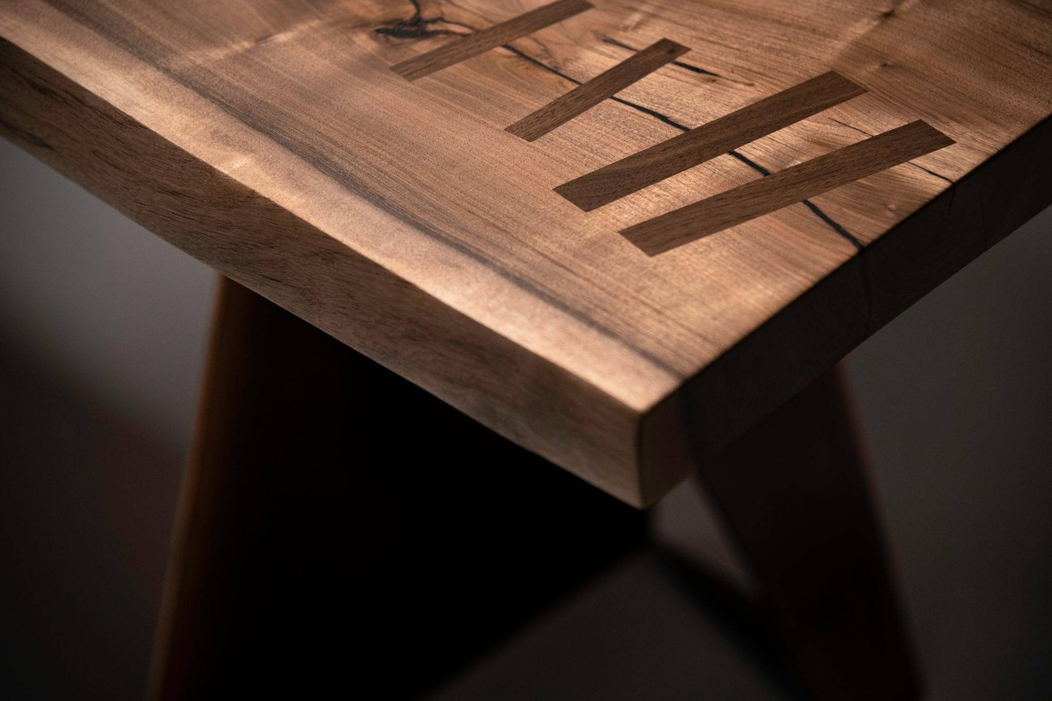Walnut And Maple Dining Table | Stitched Maple Inlays - Image 4
